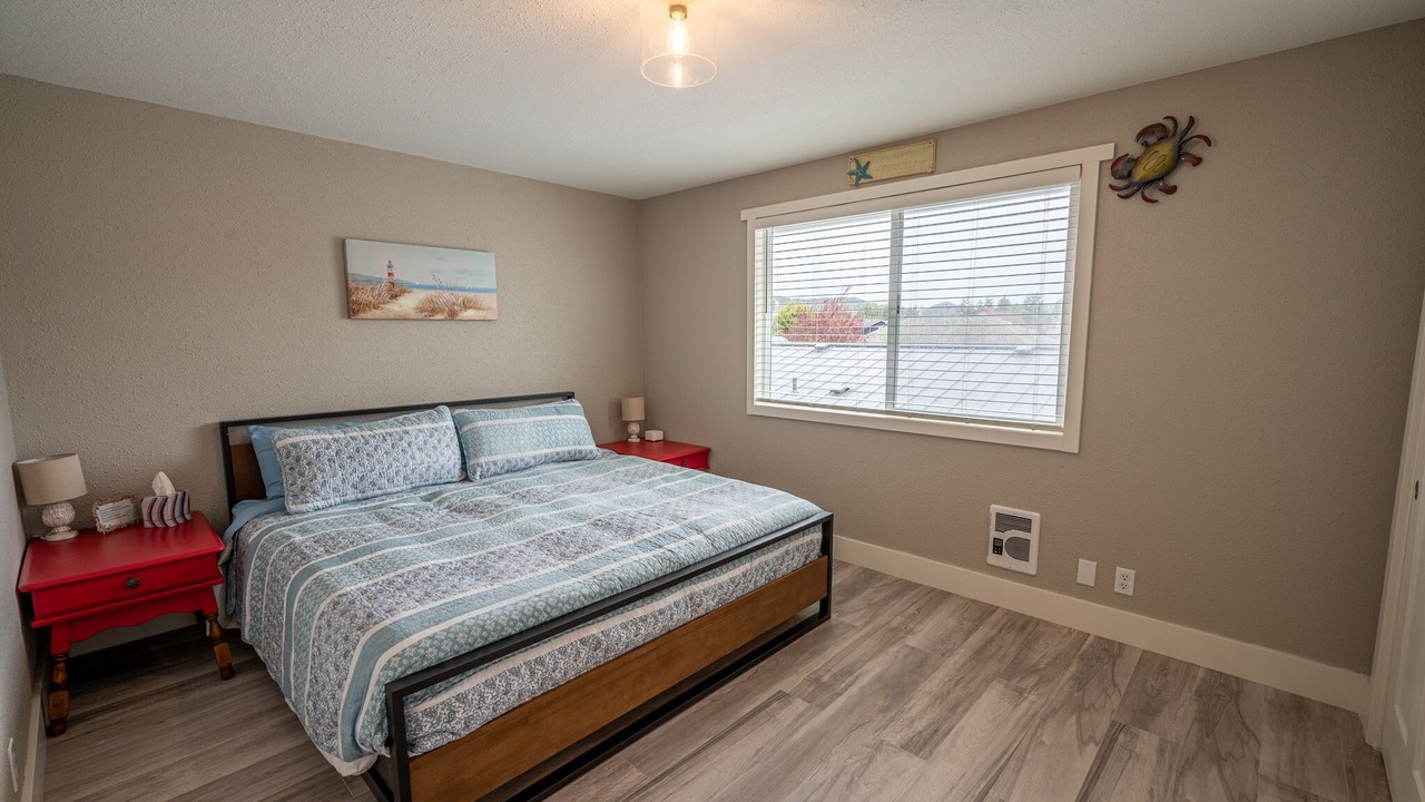 Photo of Bedroom in Reedsport