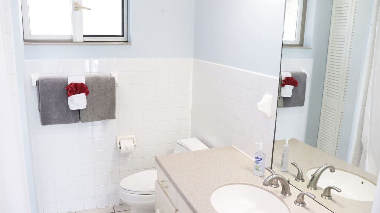 Photo of Bathroom in Sugarloaf Key