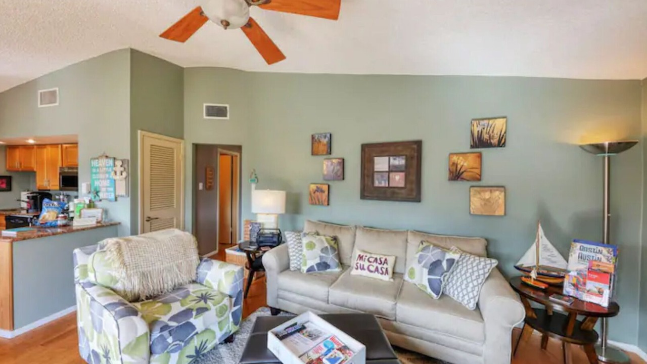 Photo of Livingroom in Lakeway