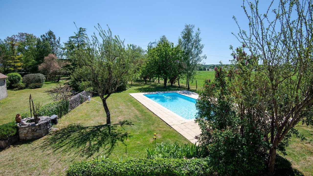 Photo of Outdoor in Ambillou