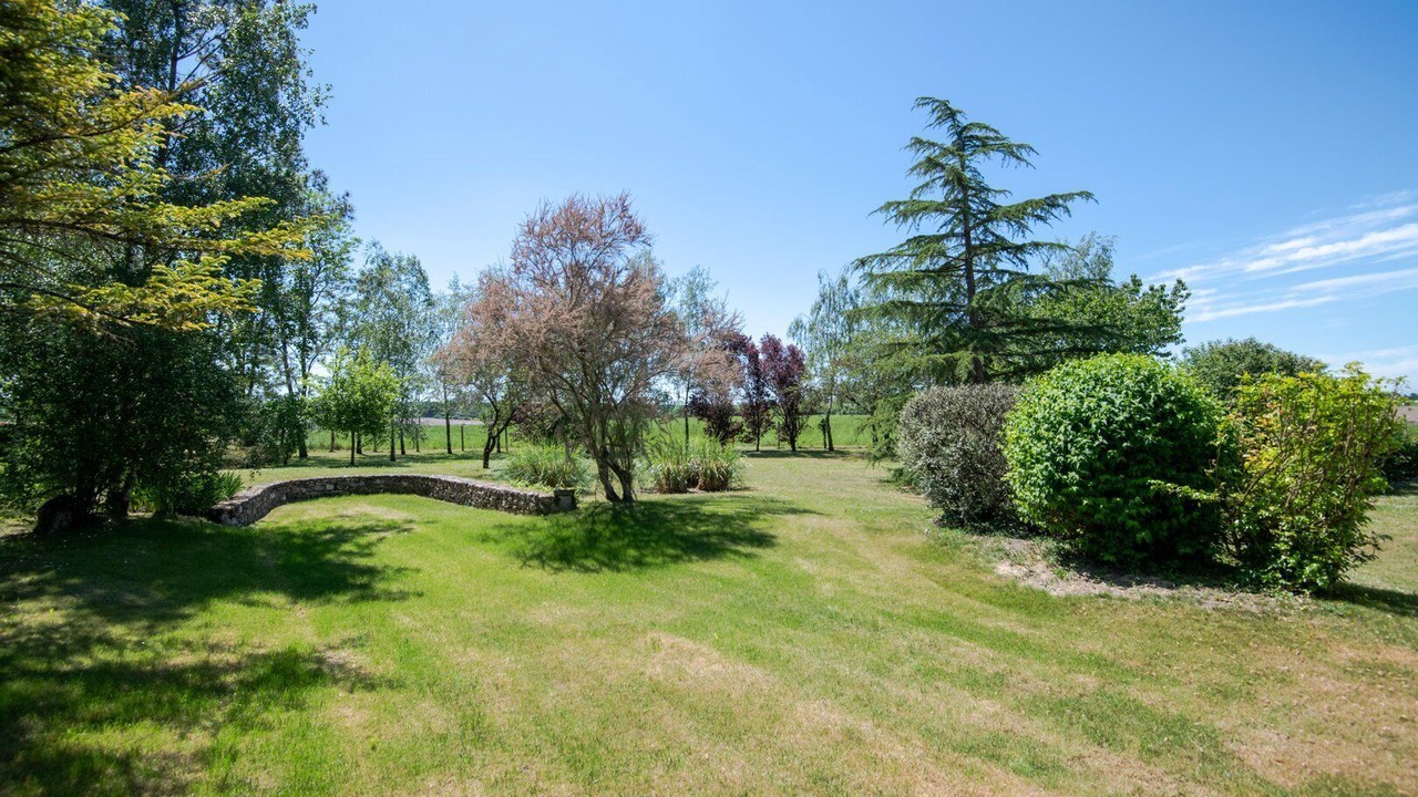 Photo of Outdoor in Ambillou