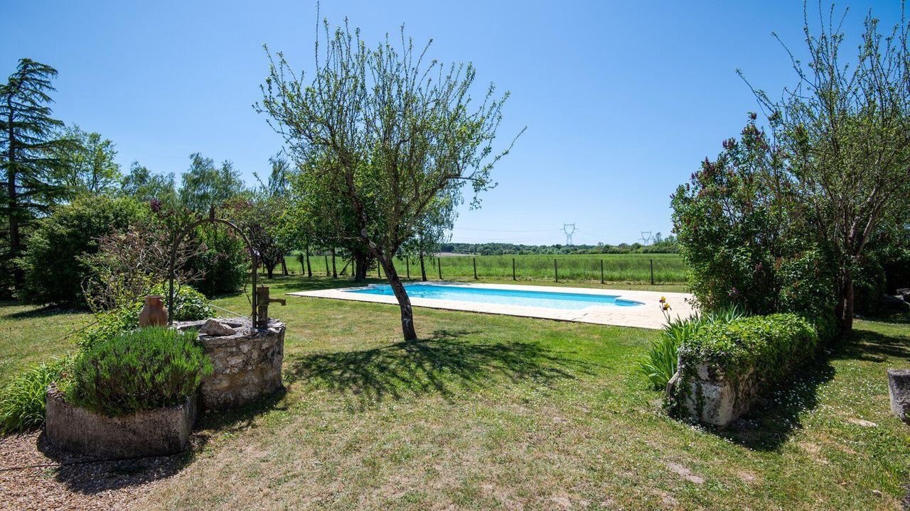 Photo of Outdoor in Ambillou