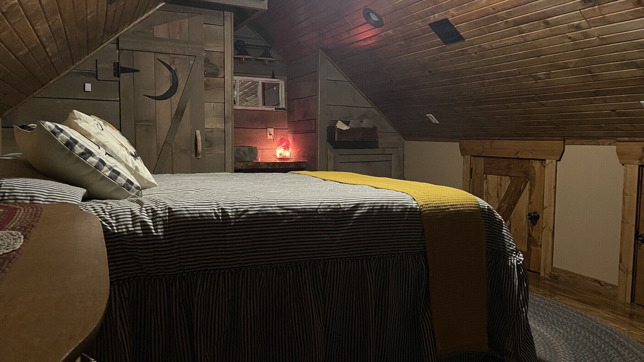 Photo of Bedroom in Elk Creek