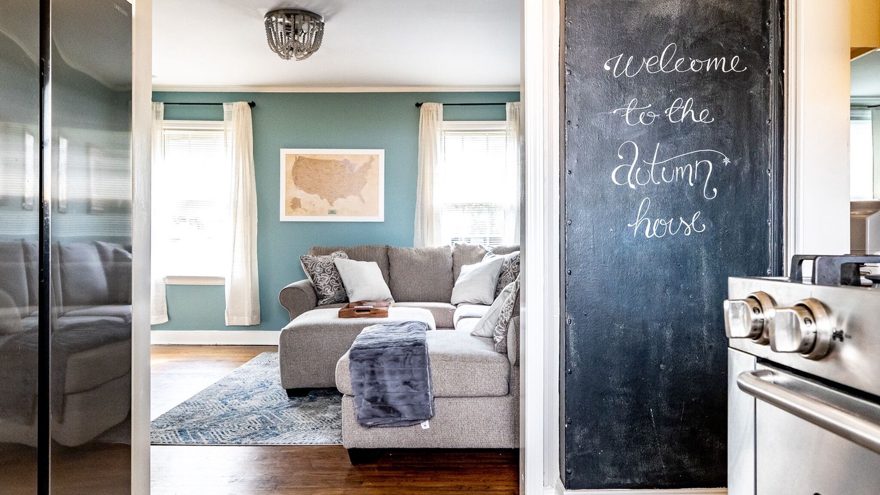 Photo of Livingroom in University District