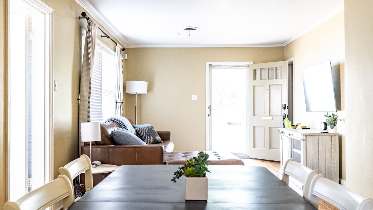 Photo of Livingroom in University District