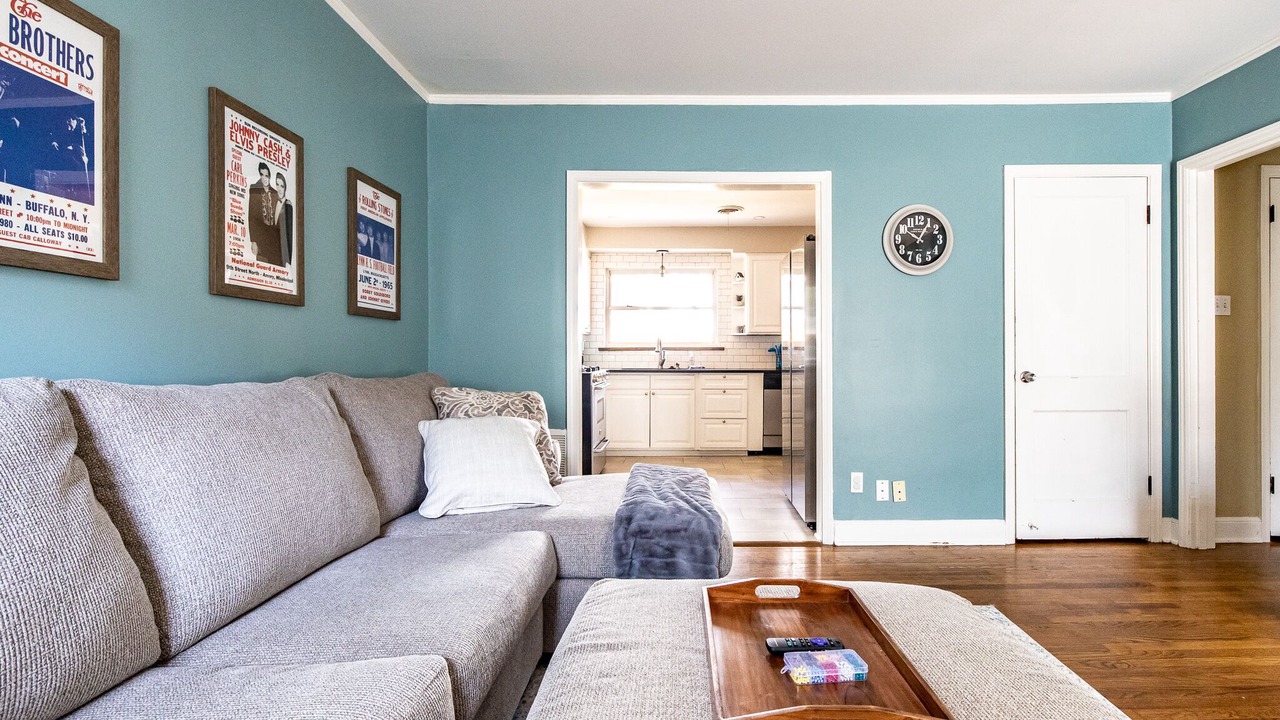 Photo of Livingroom in University District