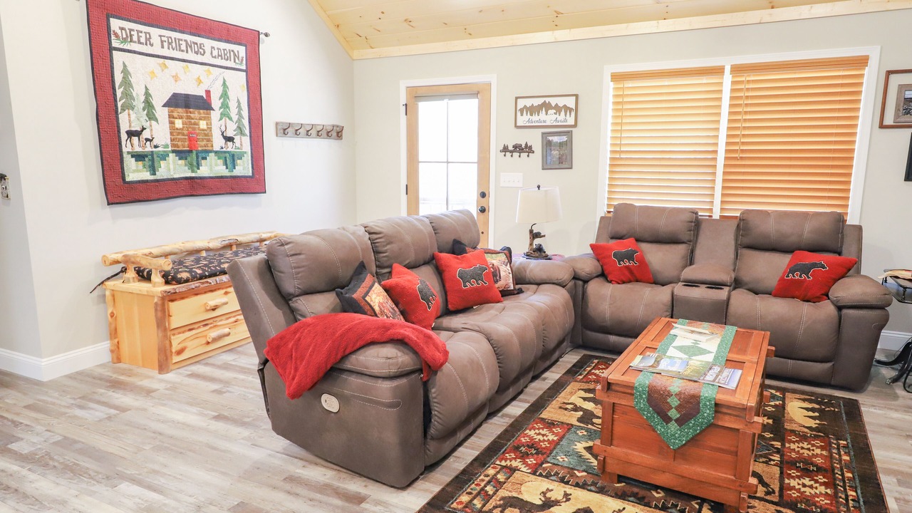 Photo of Livingroom in Eagle Mountain