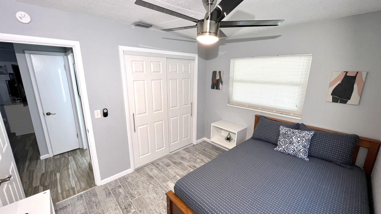 Photo of Bedroom in Cypress Gardens