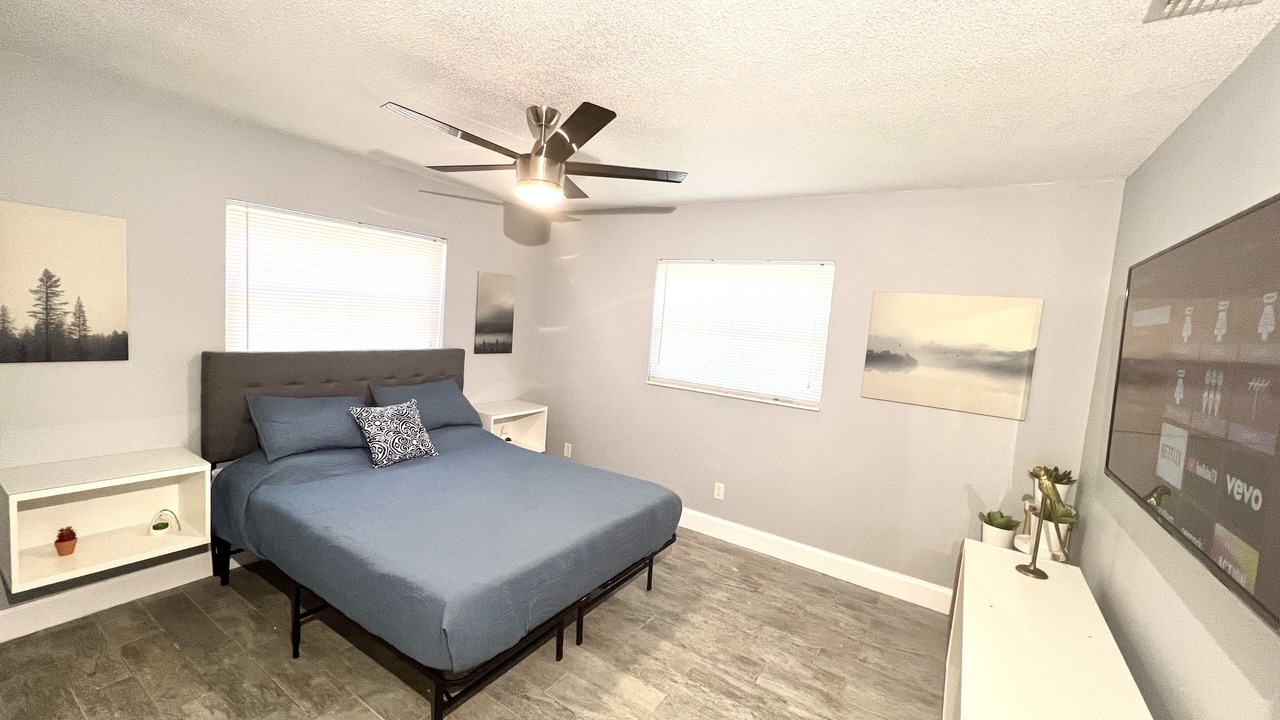 Photo of Bedroom in Cypress Gardens