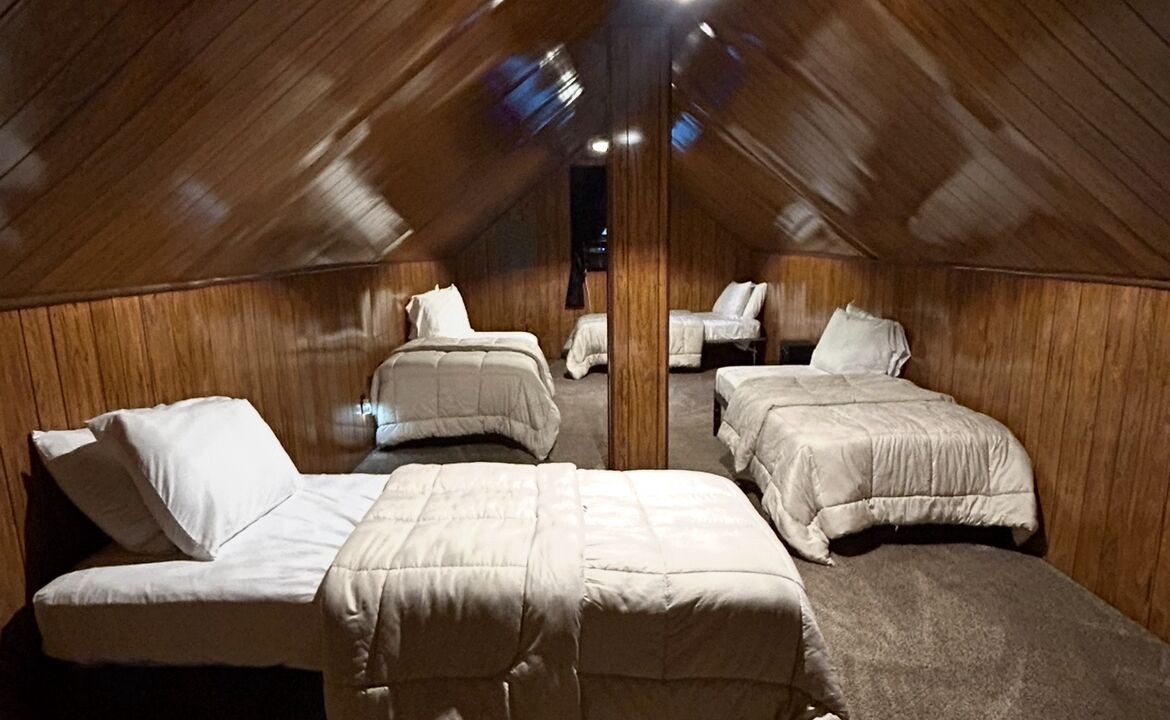 Photo of Bedroom in Garland