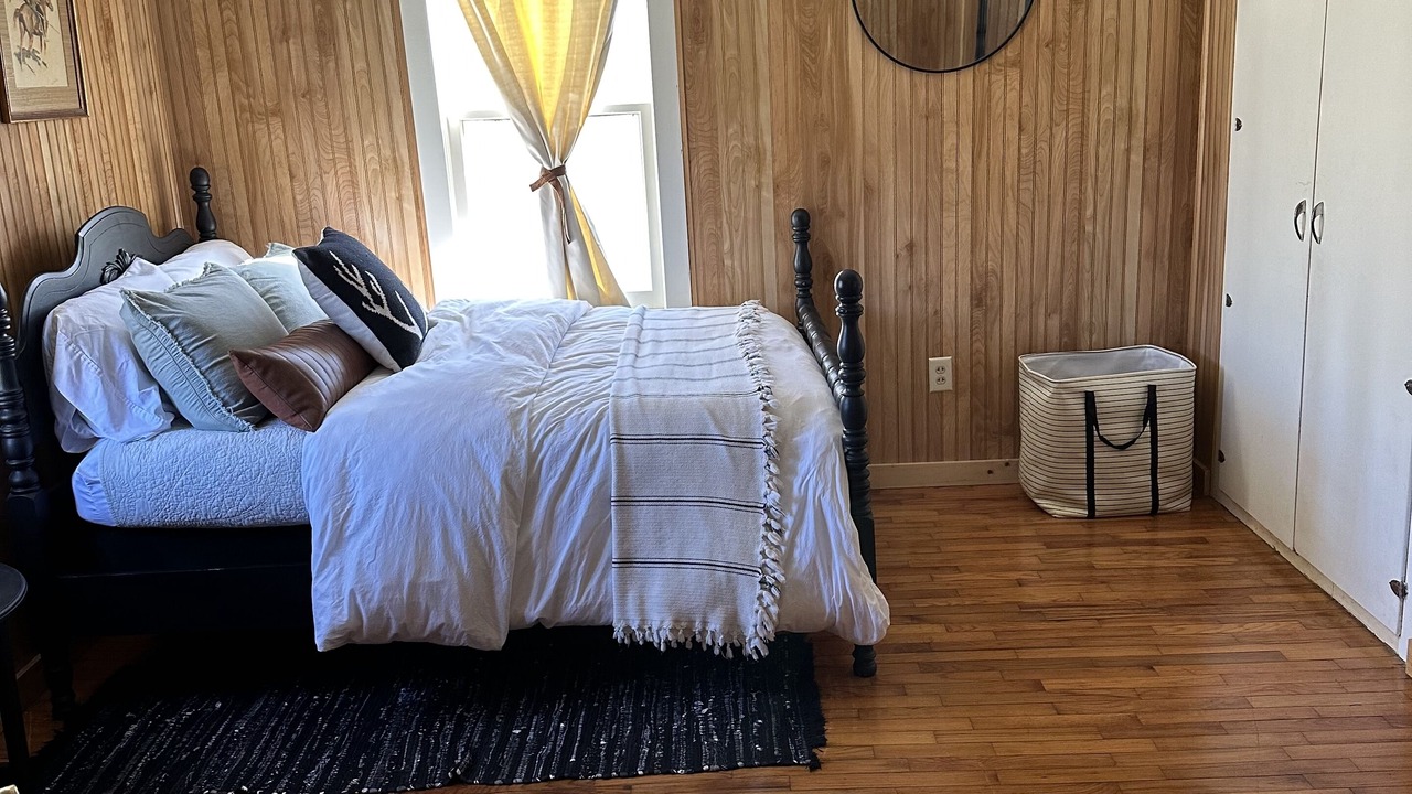 Photo of Bedroom in Garland