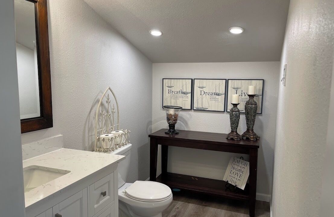 Photo of Bathroom in Point Venture