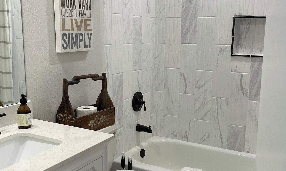 Photo of Bathroom in Point Venture