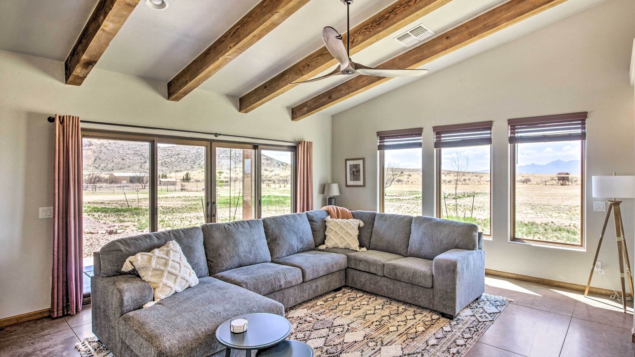 Photo of Livingroom in Elgin