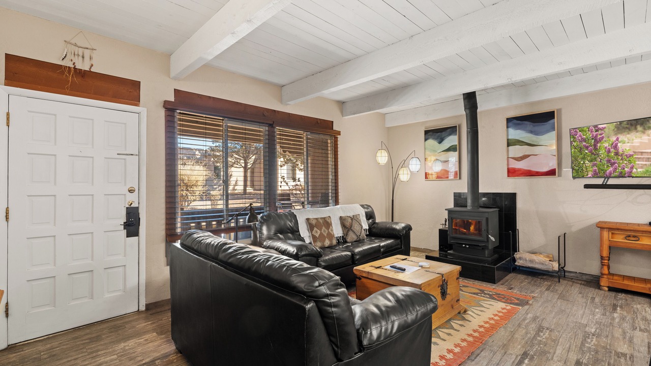 Photo of Livingroom in Northeast Santa Fe