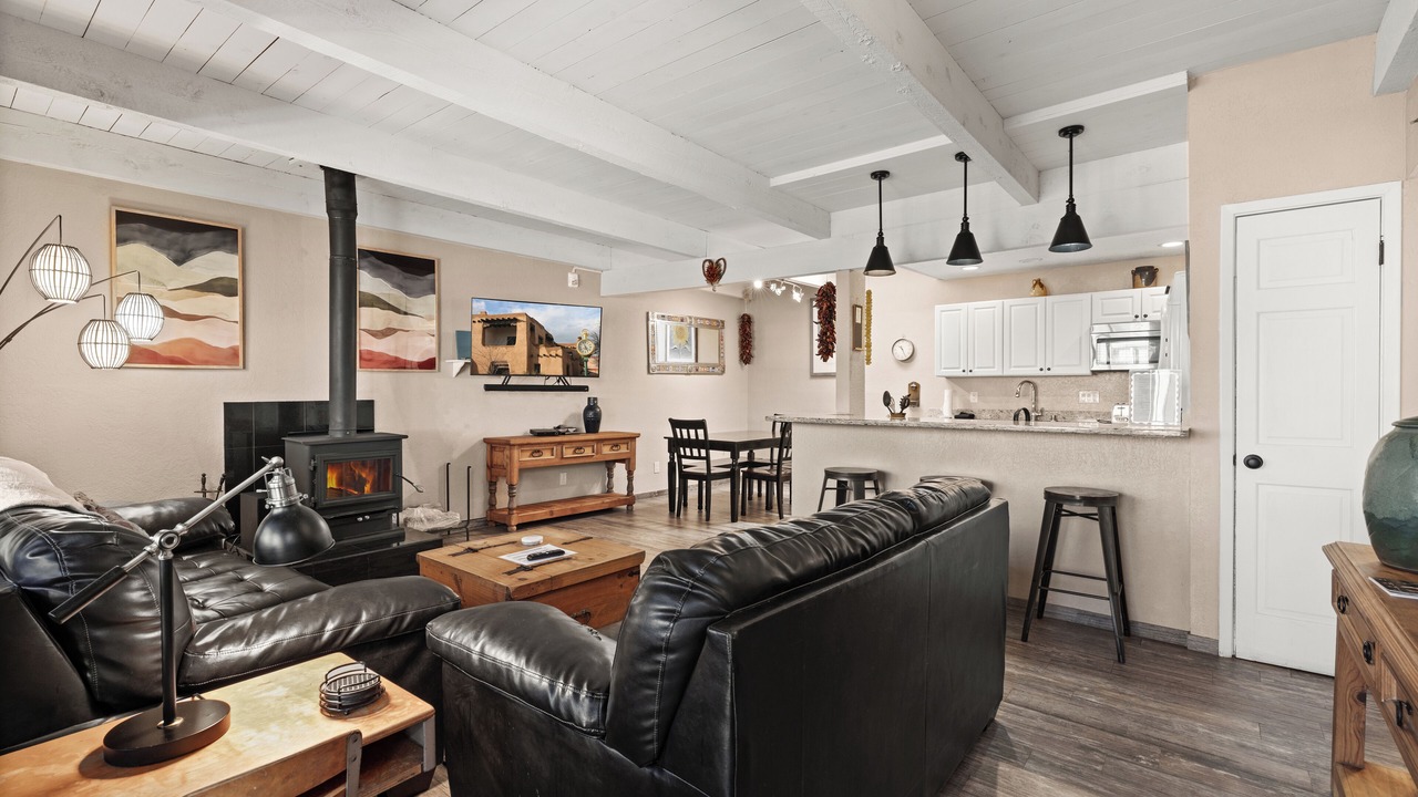 Photo of Livingroom in Northeast Santa Fe