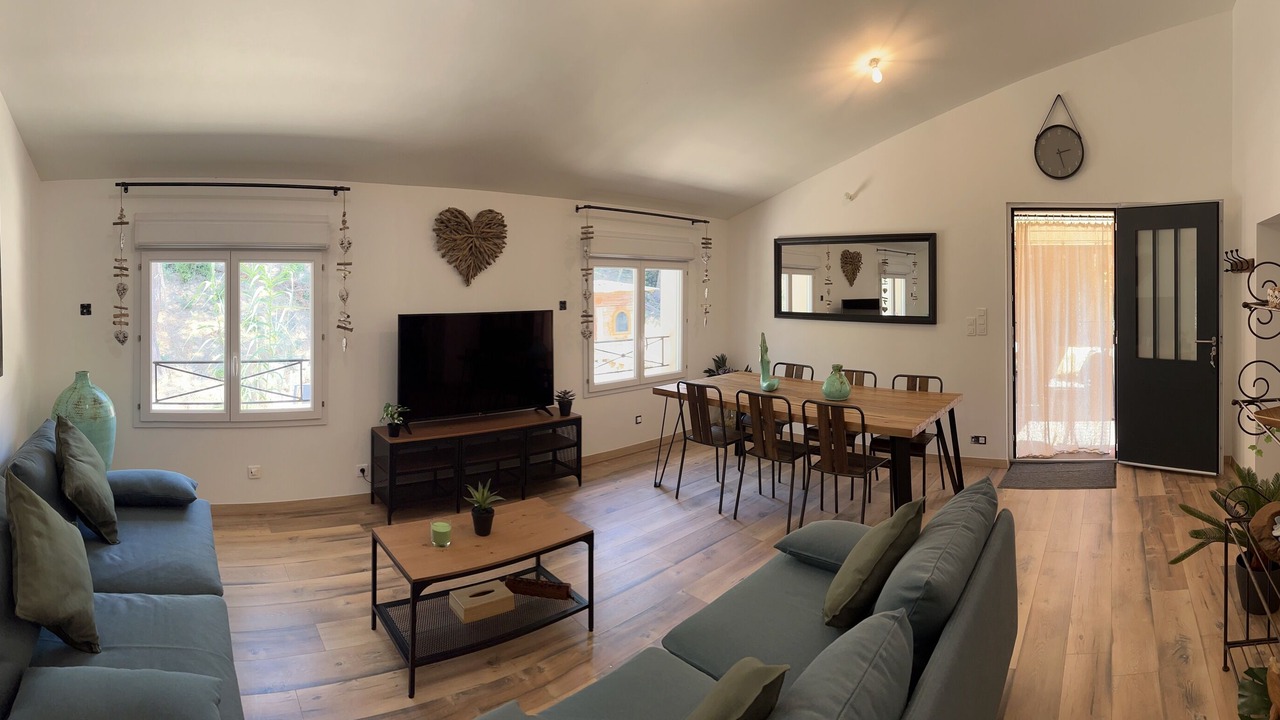 Photo of Livingroom in Saint-Martin-d'Ardeche