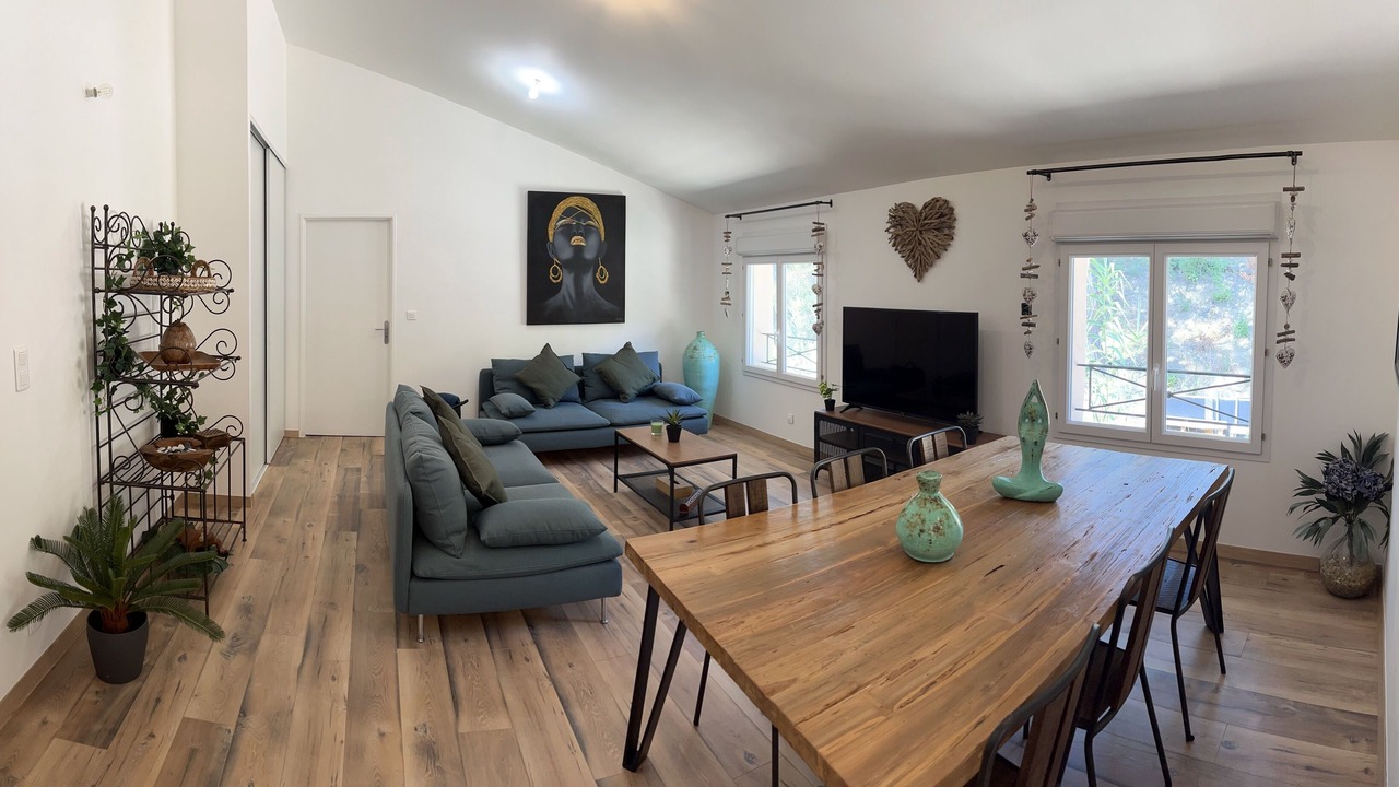 Photo of Livingroom in Saint-Martin-d'Ardeche