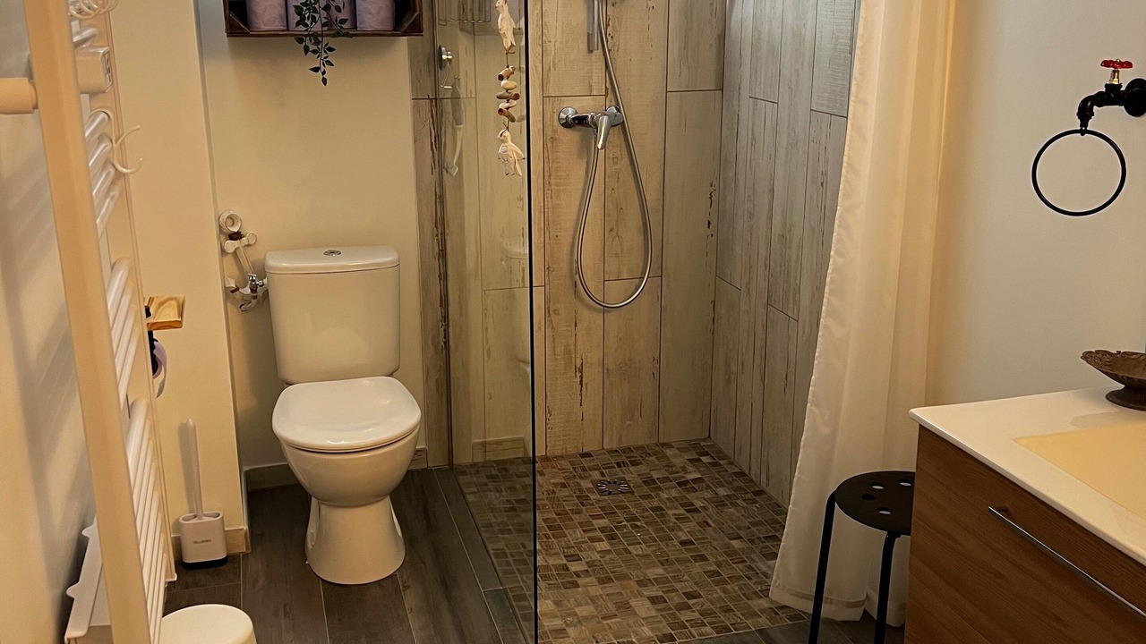 Photo of Bathroom in Saint-Martin-d'Ardeche