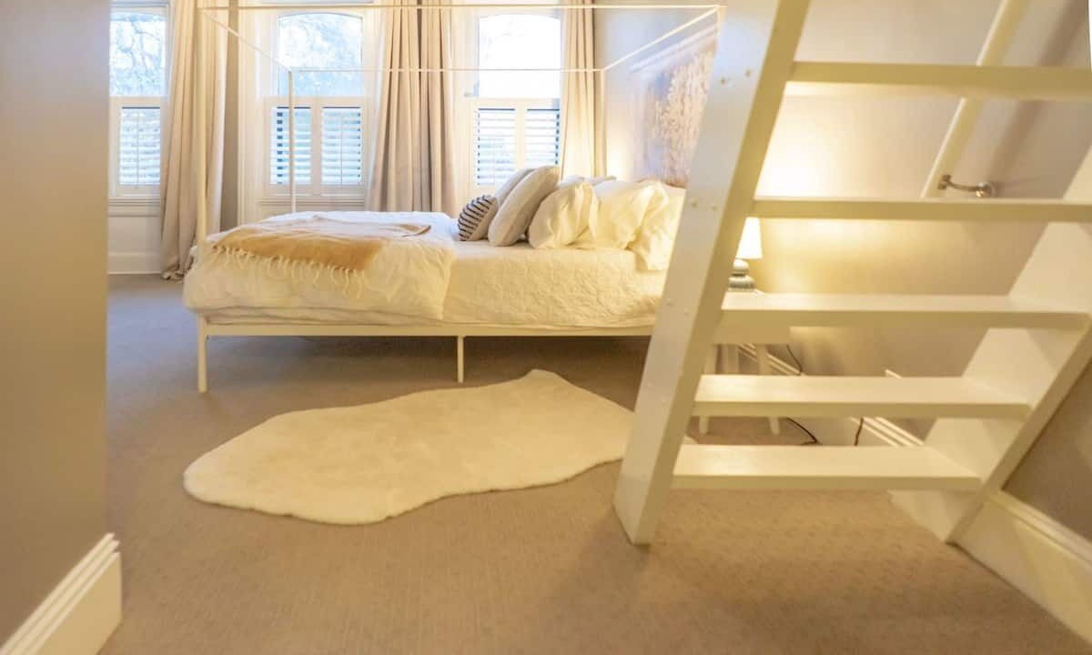 Photo of Bedroom in Lafayette Square