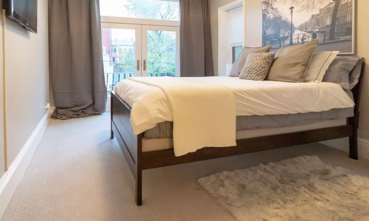 Photo of Bedroom in Lafayette Square