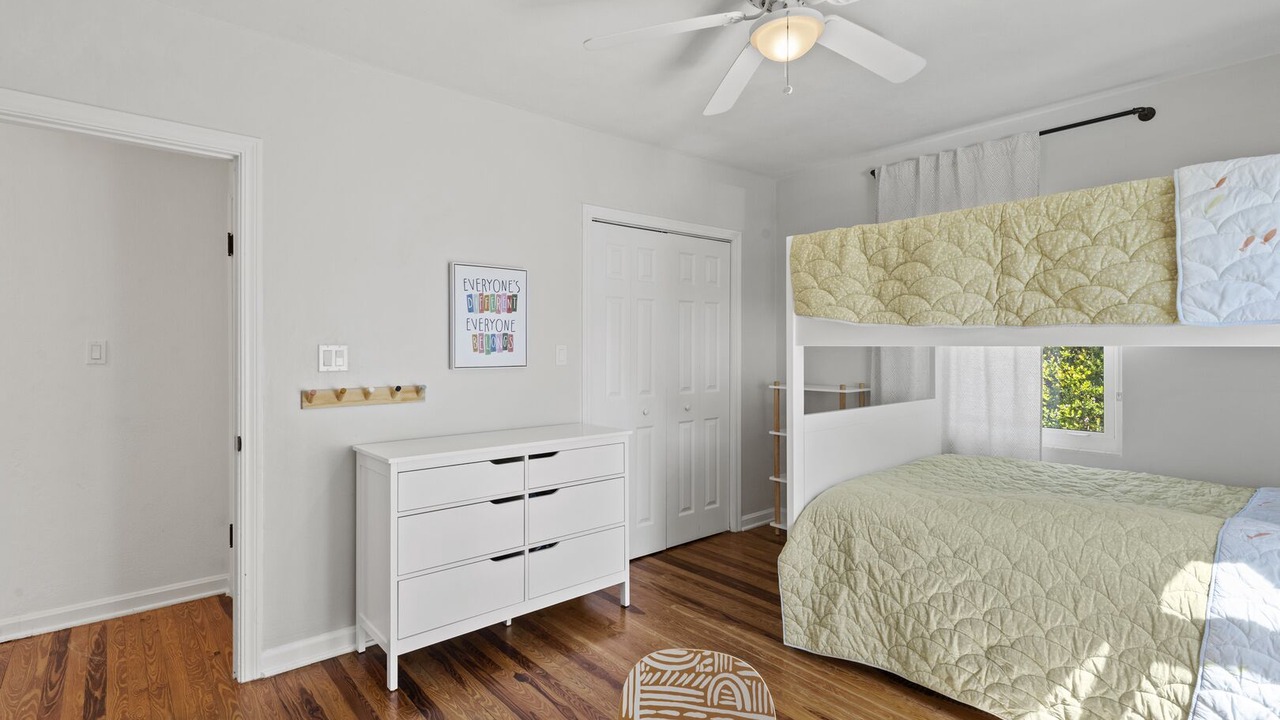 Photo of Bedroom in Riverside Park