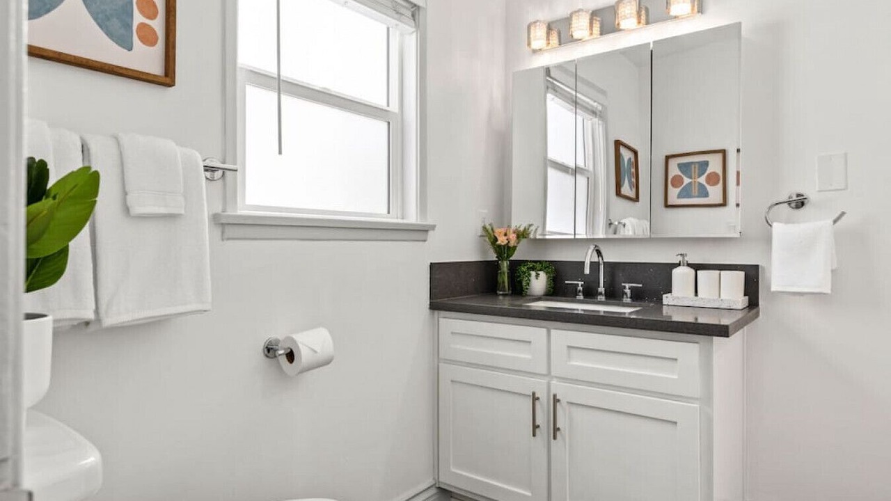 Photo of Bathroom in Alamitos Beach