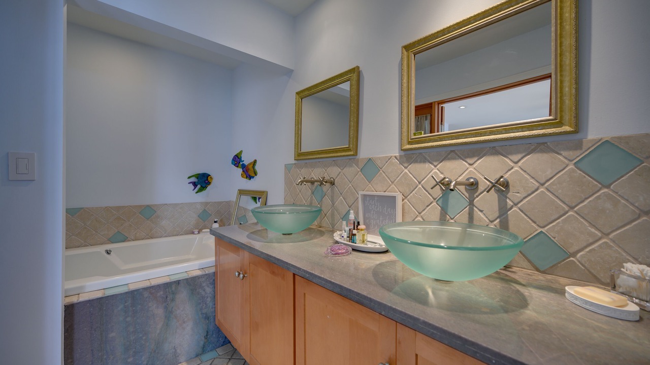 Photo of Bathroom in Marina Peninsula