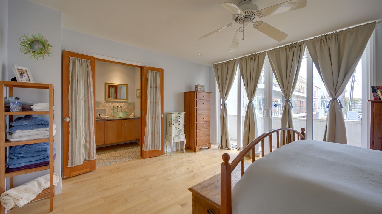 Photo of Bedroom in Marina Peninsula