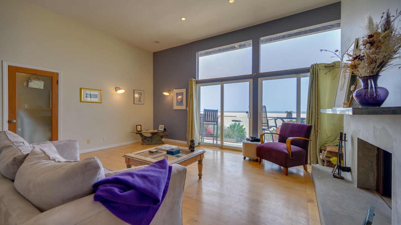 Photo of Livingroom in Marina Peninsula