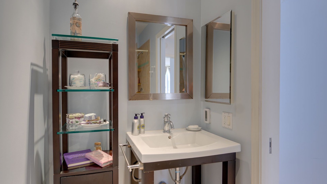 Photo of Bathroom in Marina Peninsula