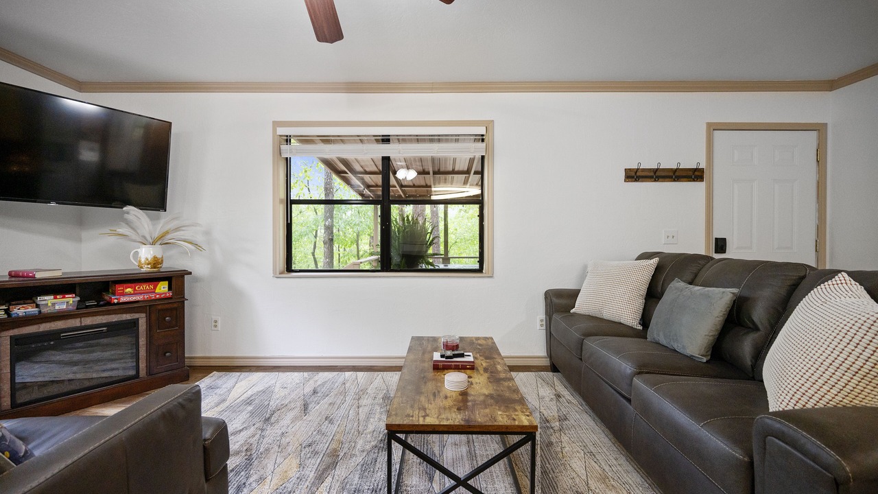 Photo of Livingroom in Broken Bow