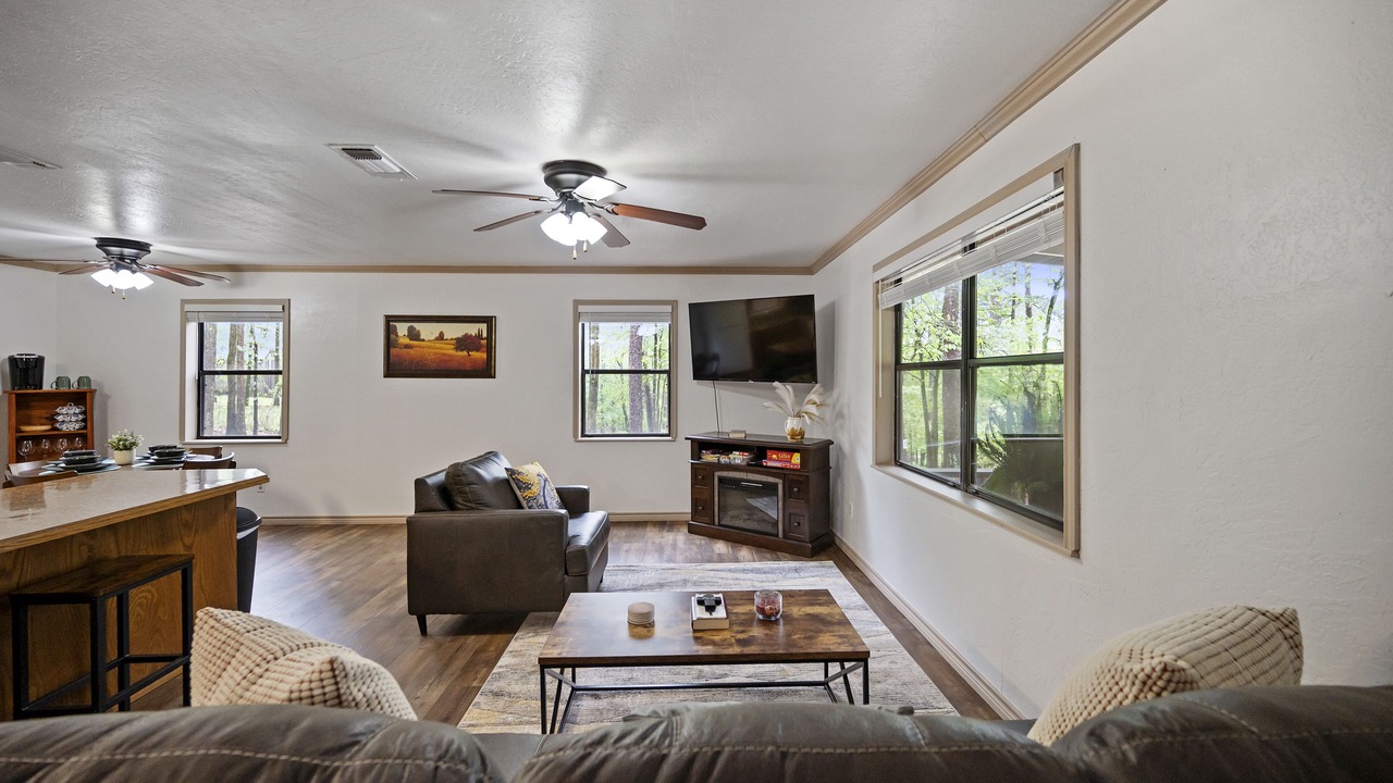 Photo of Livingroom in Broken Bow