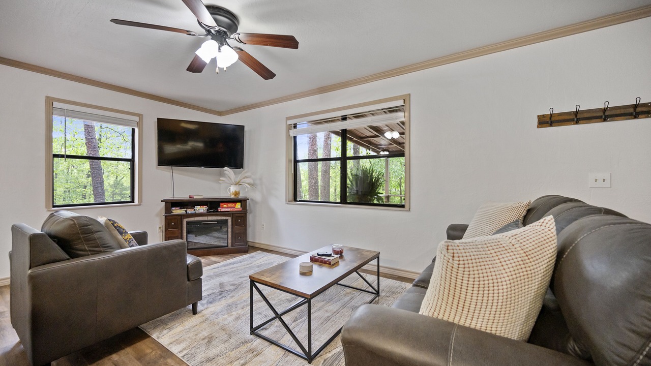 Photo of Livingroom in Broken Bow