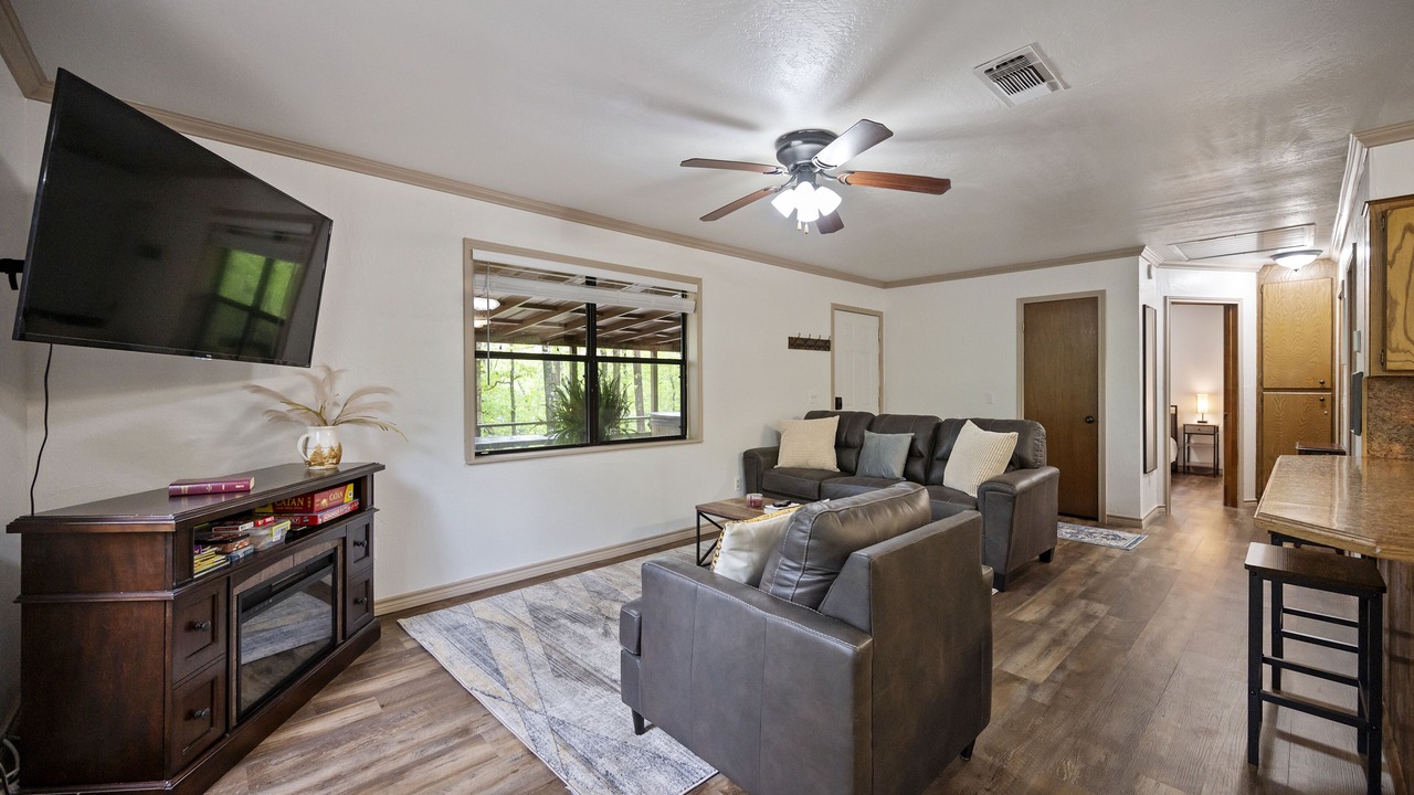 Photo of Livingroom in Broken Bow