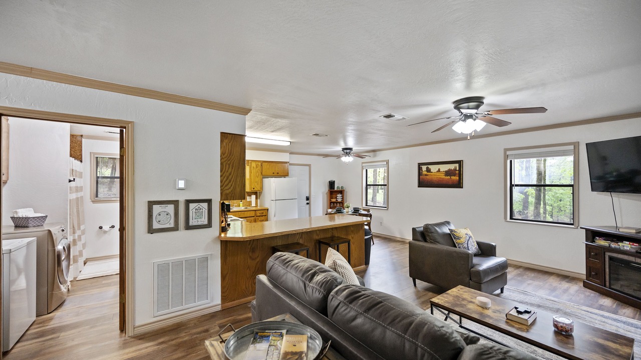 Photo of Livingroom in Broken Bow