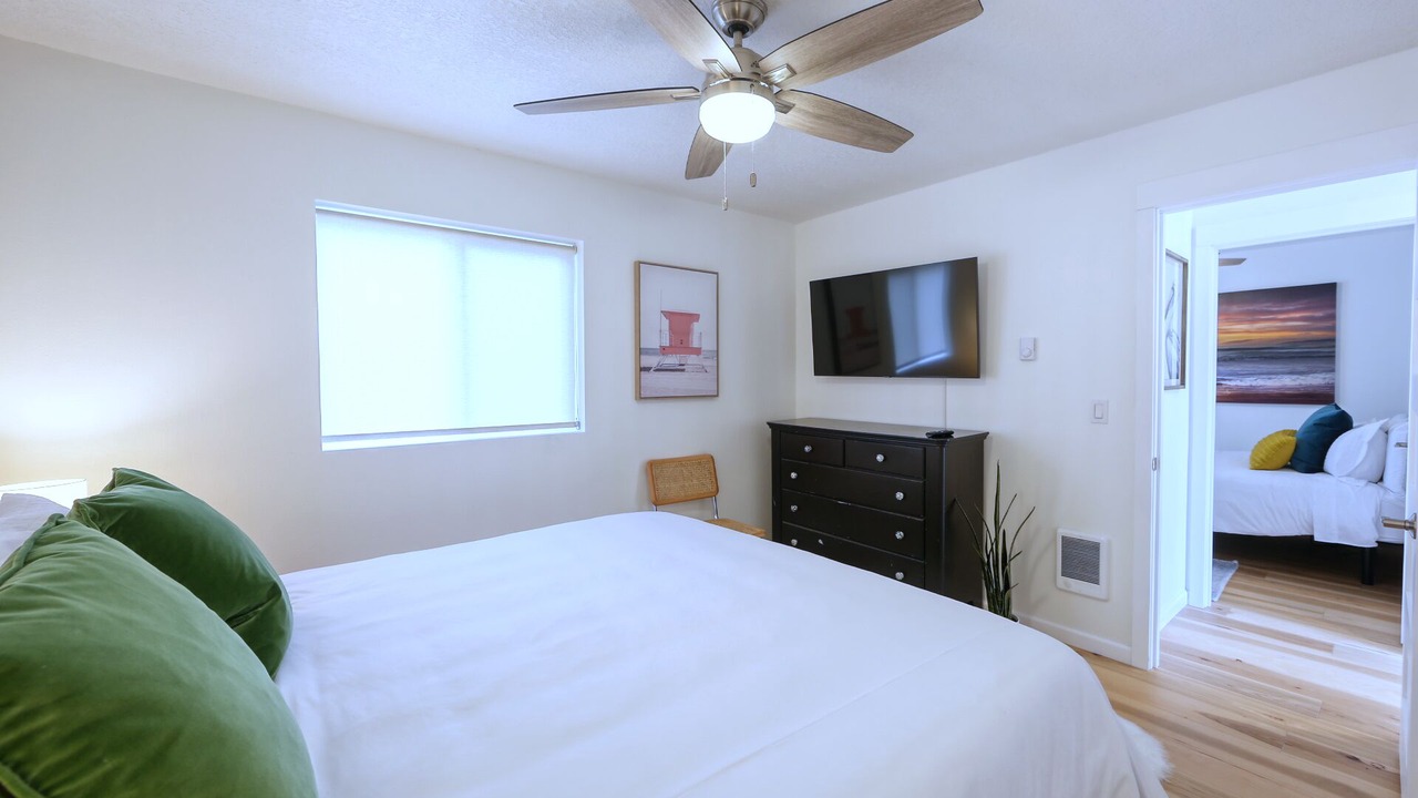 Photo of Bedroom in Rockaway Beach