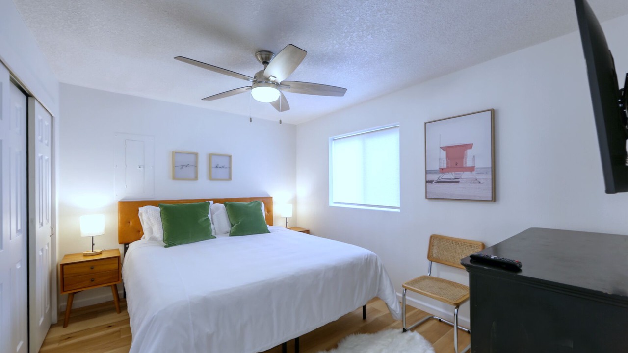 Photo of Bedroom in Rockaway Beach