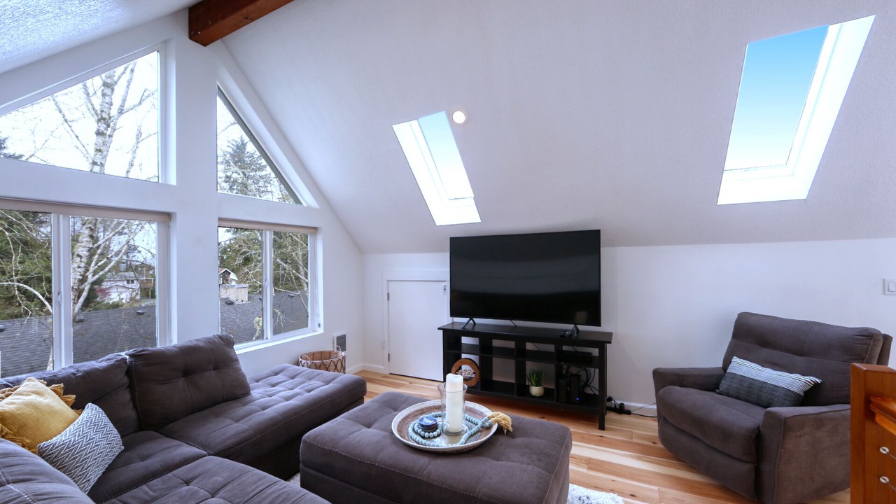 Photo of Livingroom in Rockaway Beach