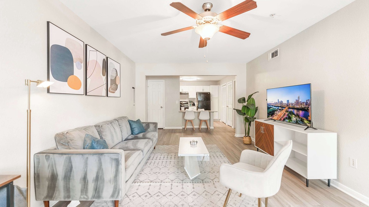 Photo of Livingroom in Pleasant Valley