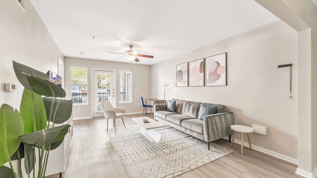 Photo of Livingroom in Pleasant Valley
