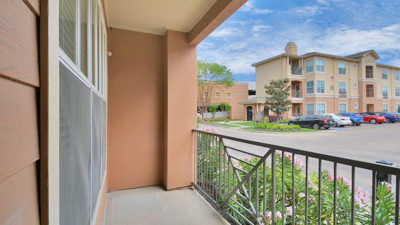 Photo of Outdoor in Uptown