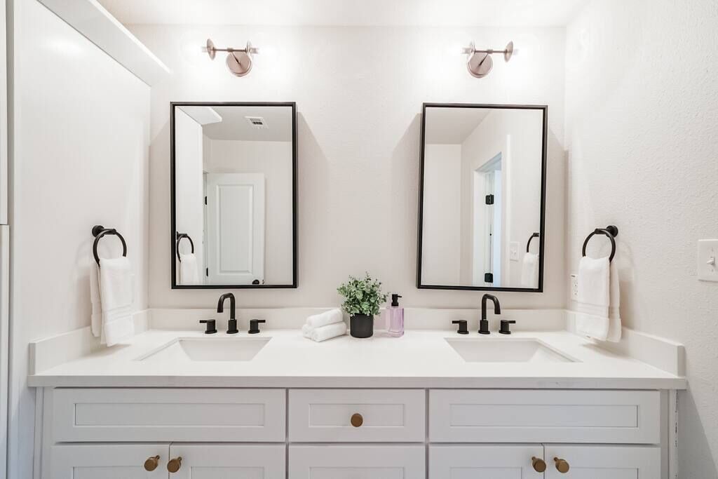 Photo of Bathroom in Garden Oaks