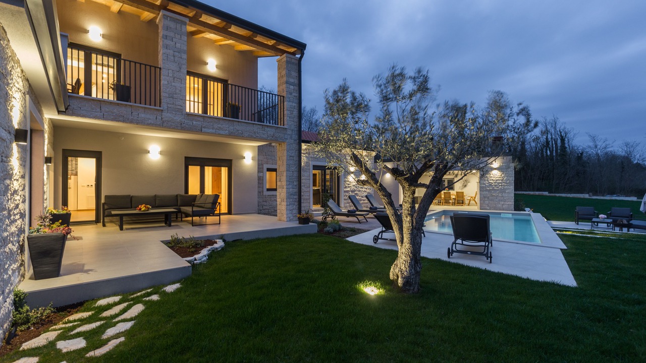 Photo of Patio Balcony in Mofardini