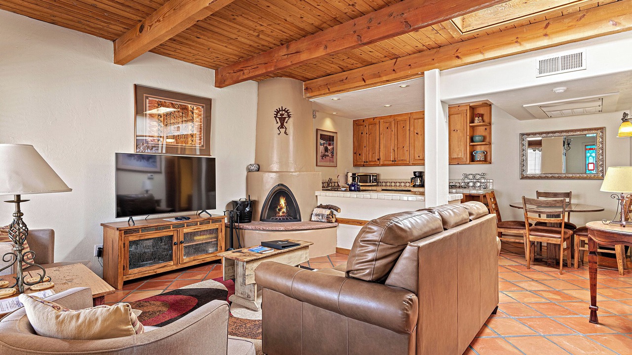 Photo of Livingroom in Northeast Santa Fe