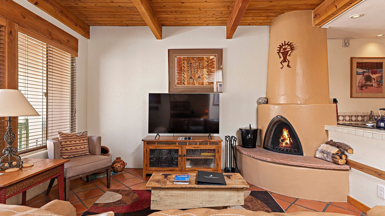Photo of Livingroom in Northeast Santa Fe