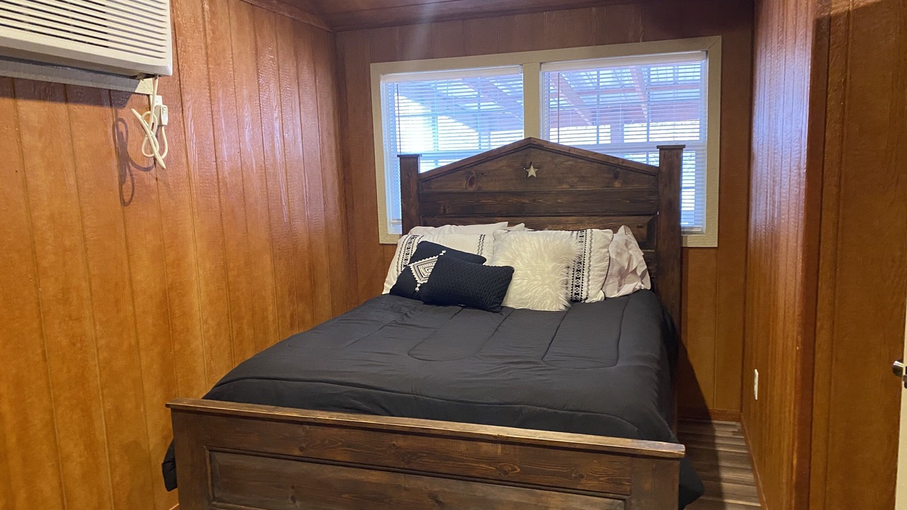 Photo of Bedroom in Garvin County