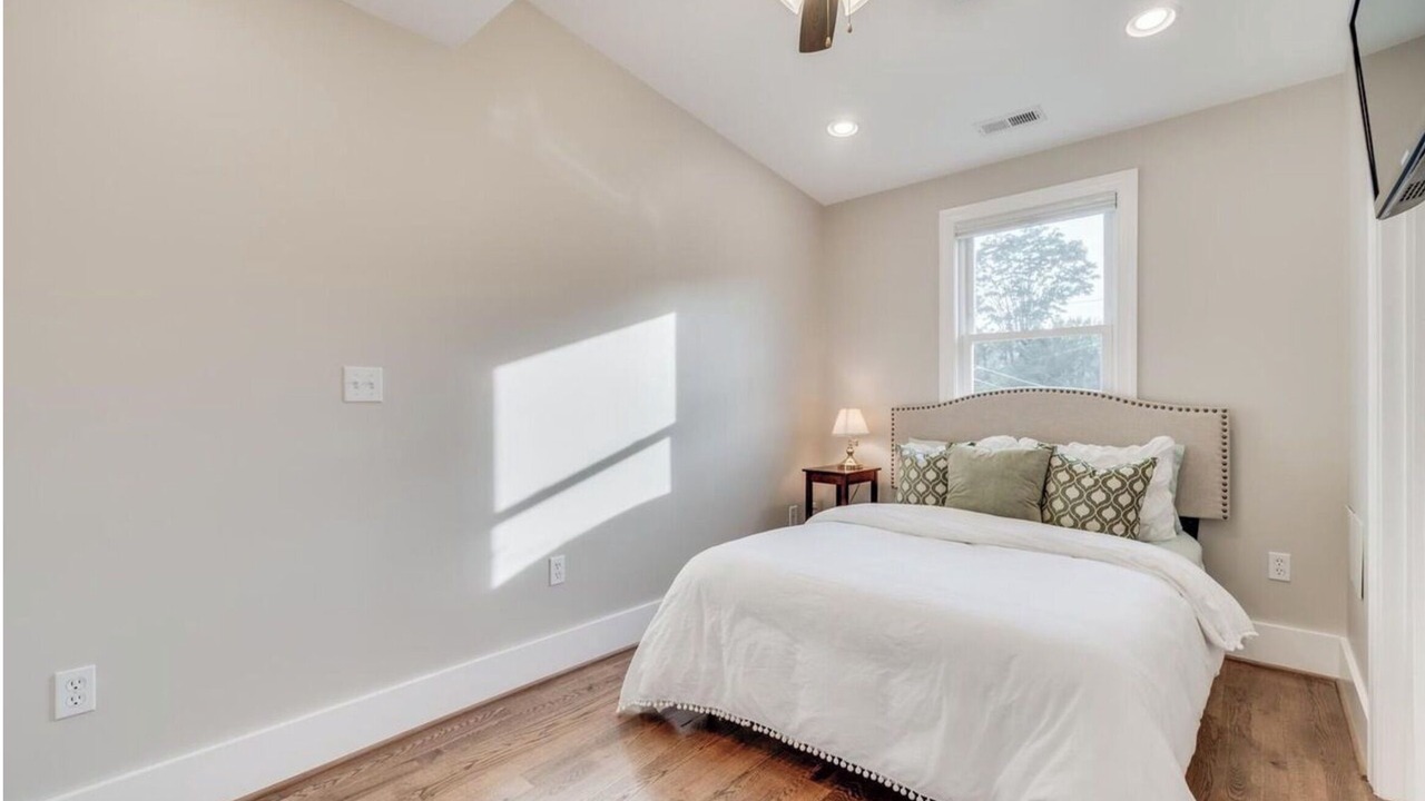 Photo of Bedroom in Columbia Heights