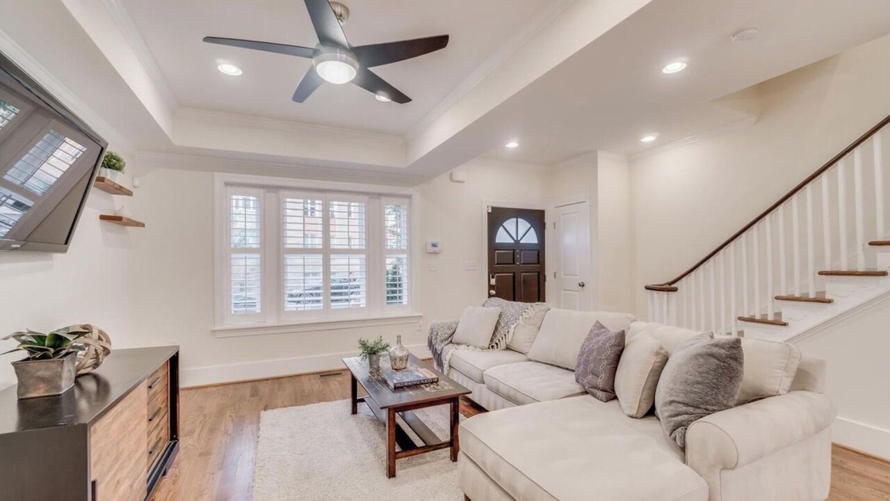 Photo of Livingroom in Columbia Heights