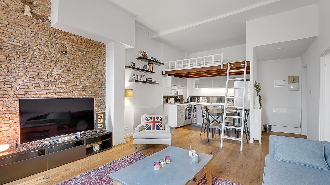 Photo of Livingroom in Arnaud Bernard